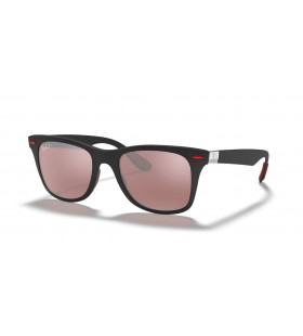 A Ray-Ban RB4195M Scuderia Ferrari-Gyűjtemény L (52 - 20) a Violet lencse, Fekete keret Napszemüveg